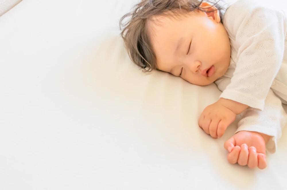 ベタつかない爽やかな空気でくつろぐ子ども