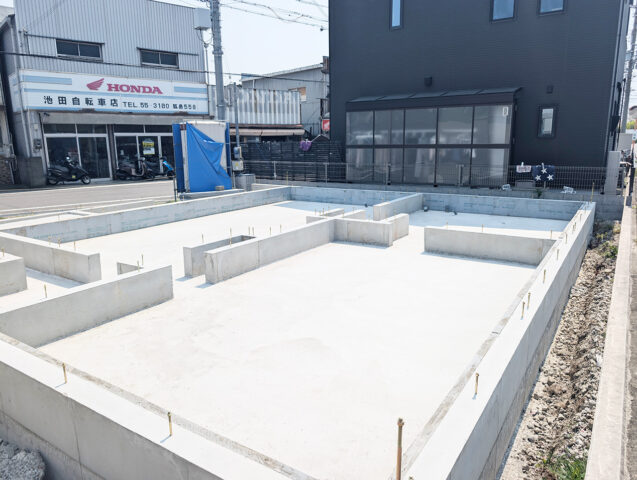 新築平屋のモデルハウスを基礎工事
