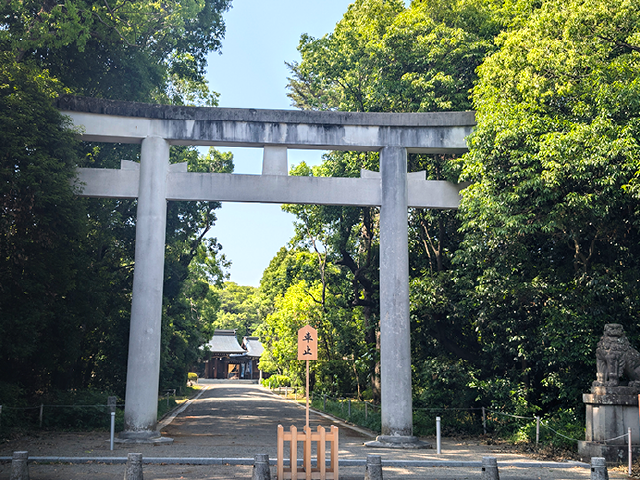 竈山神社 車4分