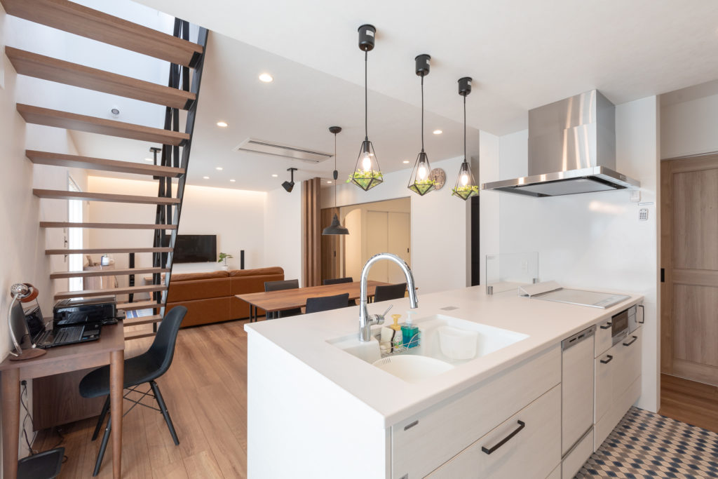 田園に広がるかわいいお家