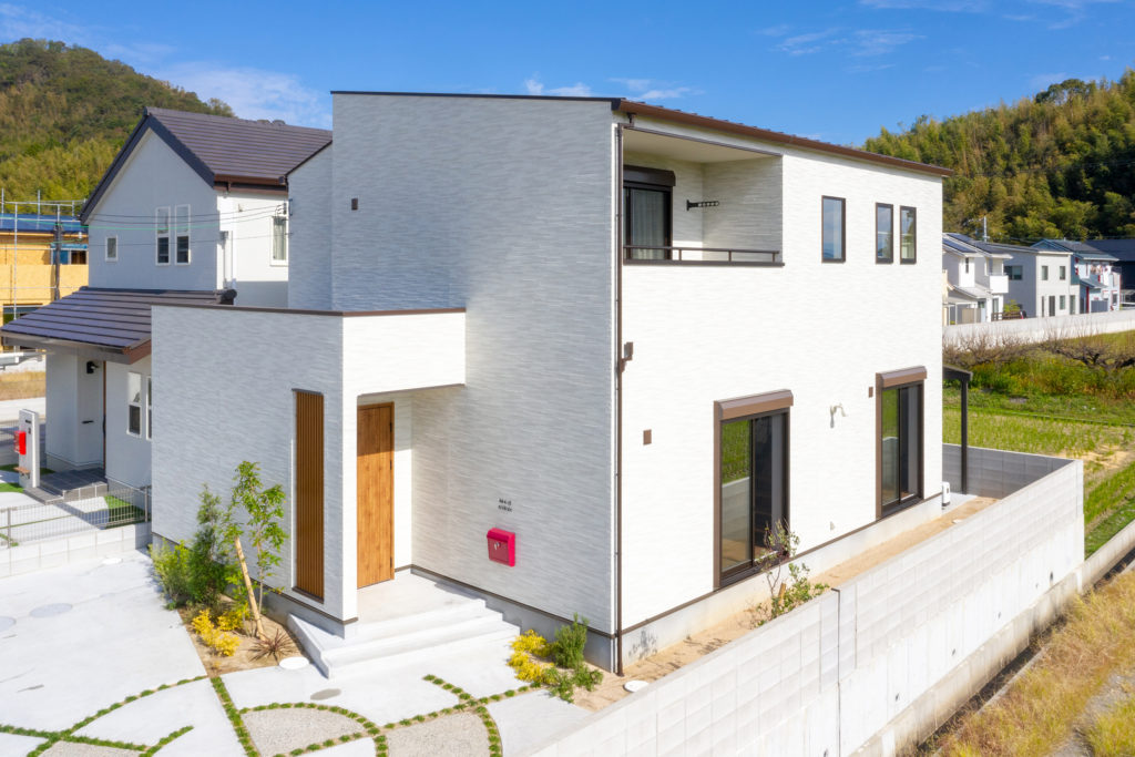 田園に広がるかわいいお家