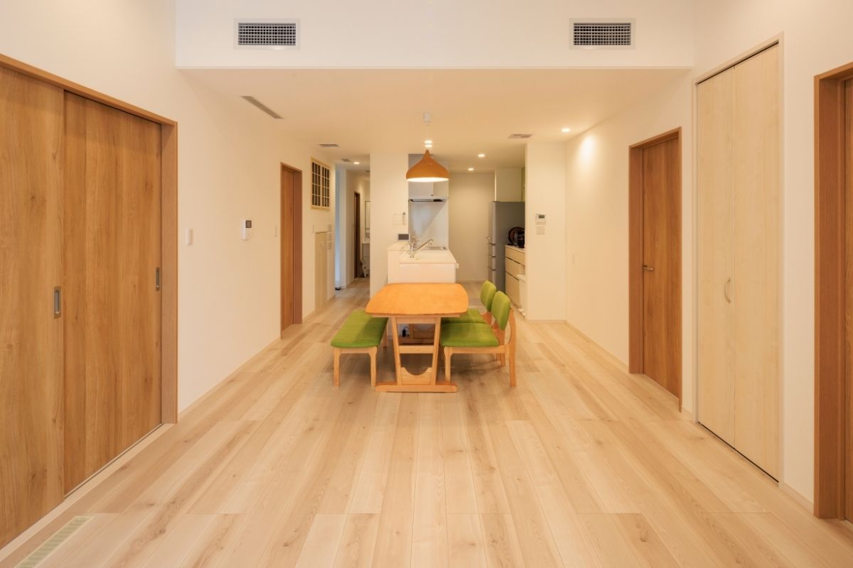 ワンフロアでつながる家族の時間。子育て世代にうれしい平屋の家
